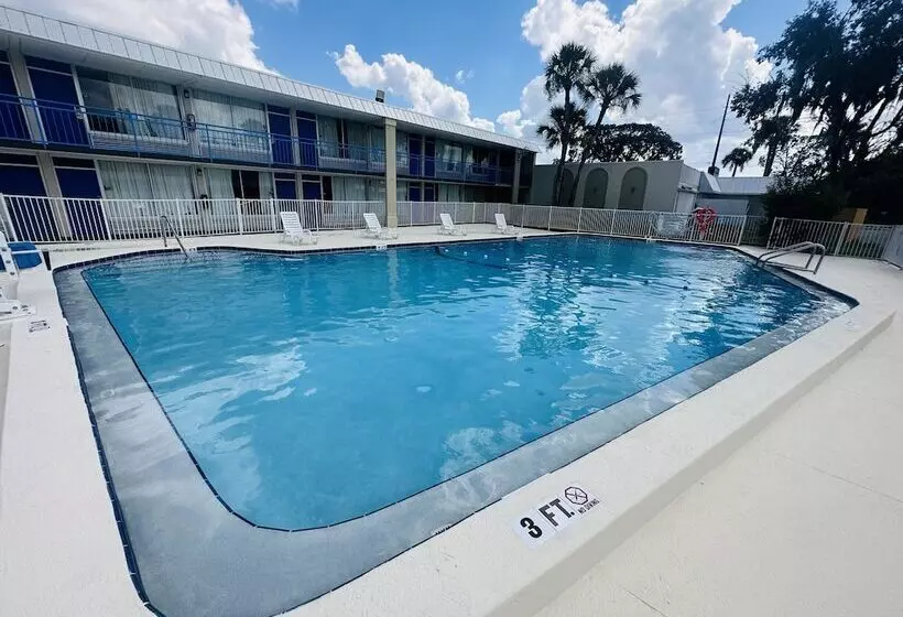 فندق Rodeway Inn