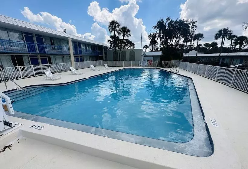 فندق Rodeway Inn