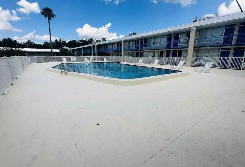 فندق Rodeway Inn