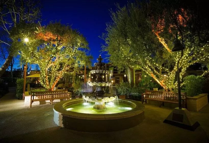 Отель The Garland