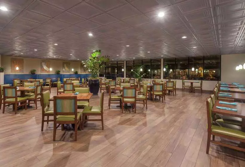 فندق Wyndham Visalia