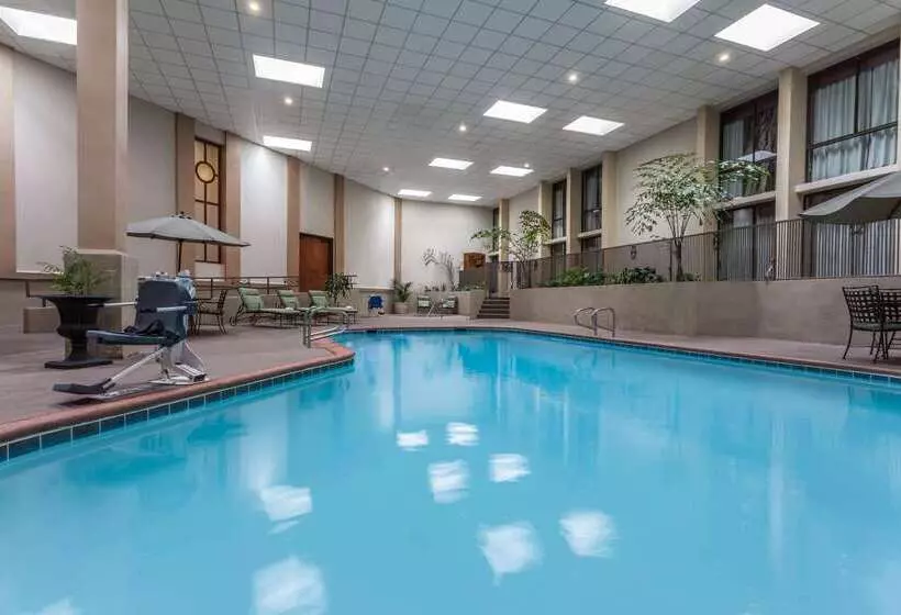 فندق Wyndham Visalia