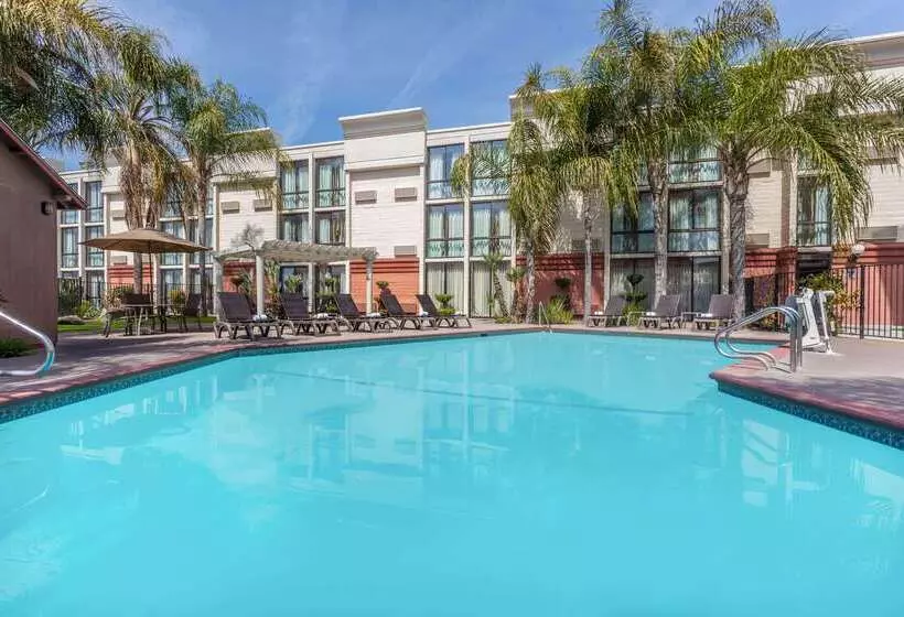 فندق Wyndham Visalia