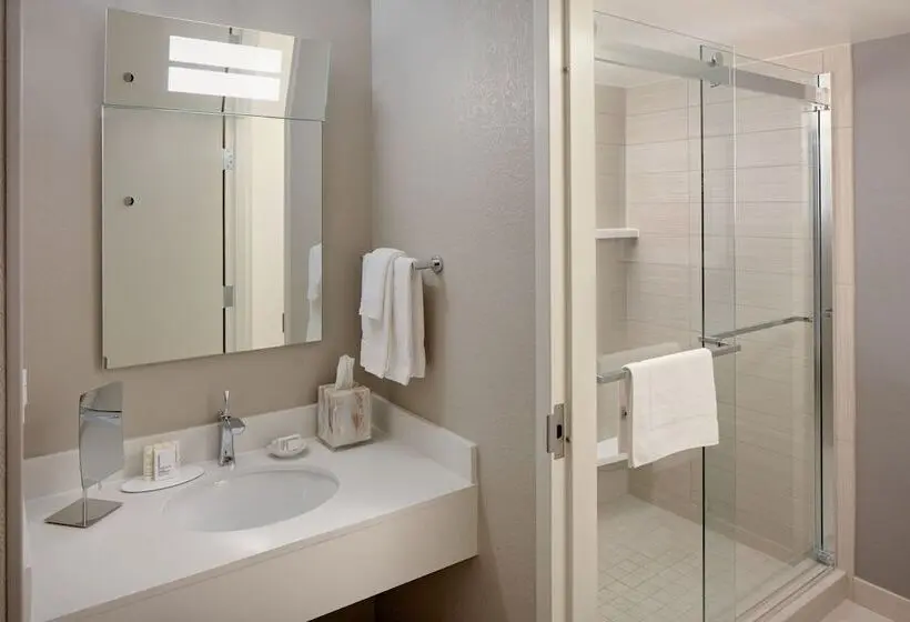 リゾートホテル Courtyard By Marriott Key West Waterfront