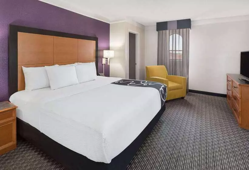 فندق Baymont By Wyndham Greenville Woodruff Rd