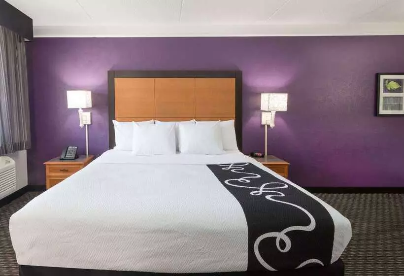 فندق Baymont By Wyndham Greenville Woodruff Rd