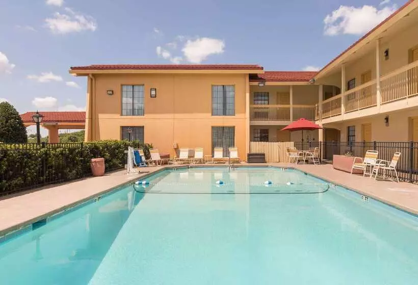 فندق Baymont By Wyndham Greenville Woodruff Rd