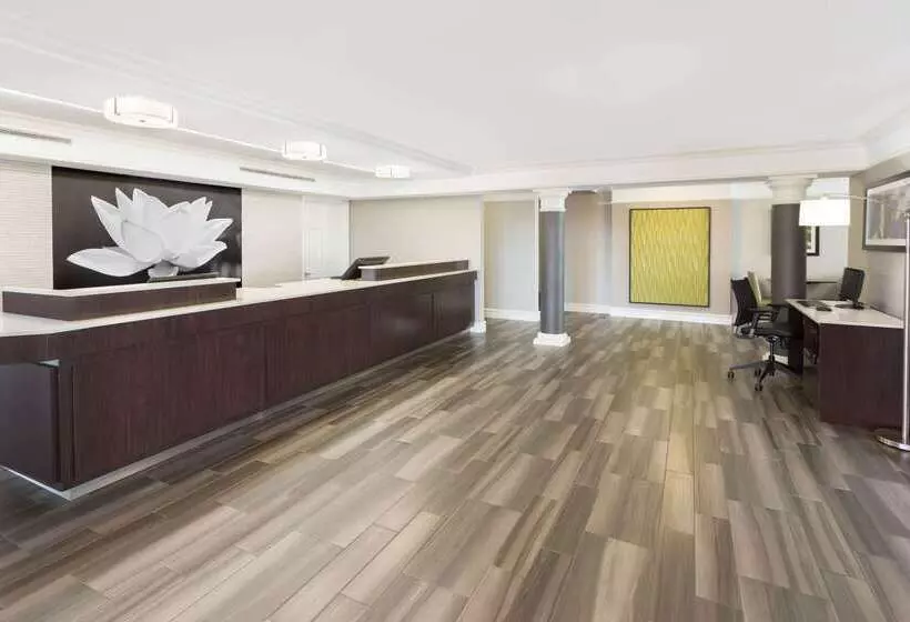 فندق Baymont By Wyndham Greenville Woodruff Rd