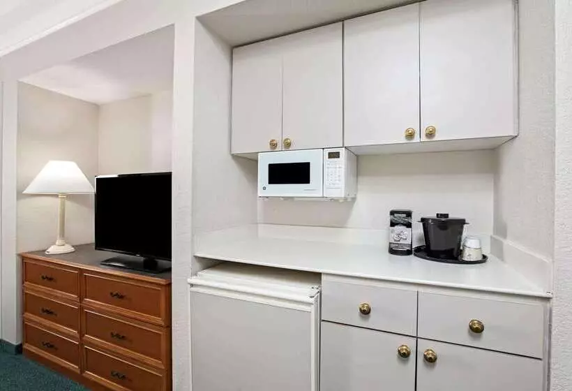 호텔 La Quinta Inn By Wyndham El Paso East Lomaland