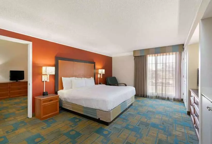 בית מלון כפרי La Quinta Inn By Wyndham Phoenix Sky Harbor Airport