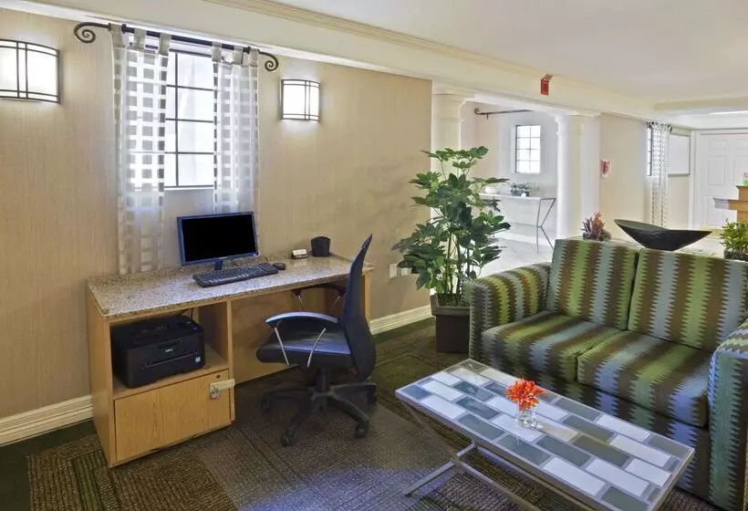 בית מלון כפרי La Quinta Inn By Wyndham Phoenix Sky Harbor Airport