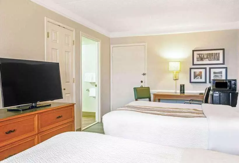 호텔 La Quinta Inn By Wyndham Victoria