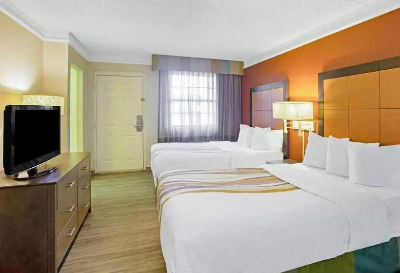 호텔 La Quinta Inn By Wyndham Victoria