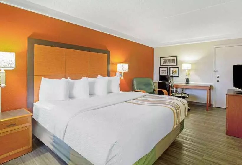 호텔 La Quinta Inn By Wyndham Victoria