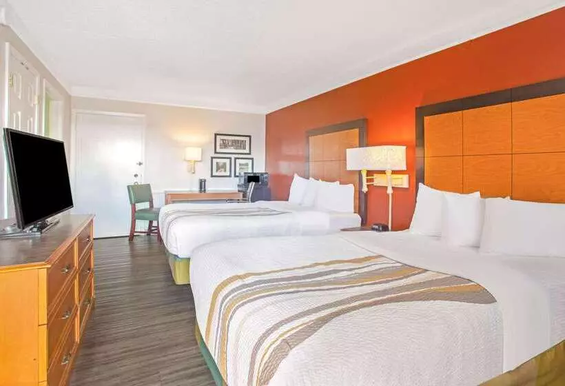 호텔 La Quinta Inn By Wyndham Victoria