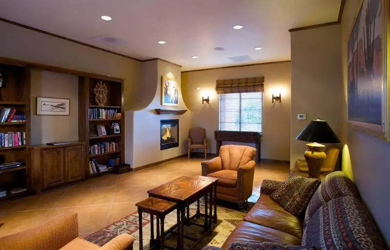 Отель Lodge On The Desert