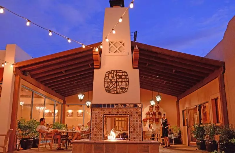 Отель Lodge On The Desert