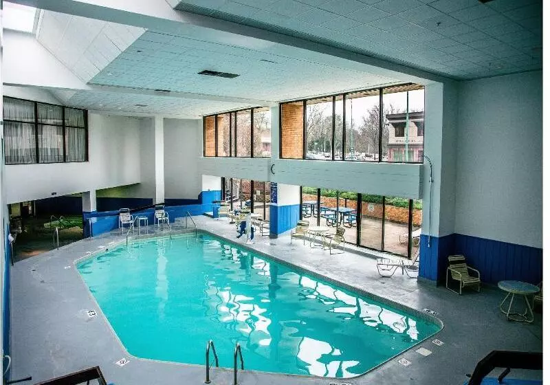 酒店 Mead Resorts & Conventions Center