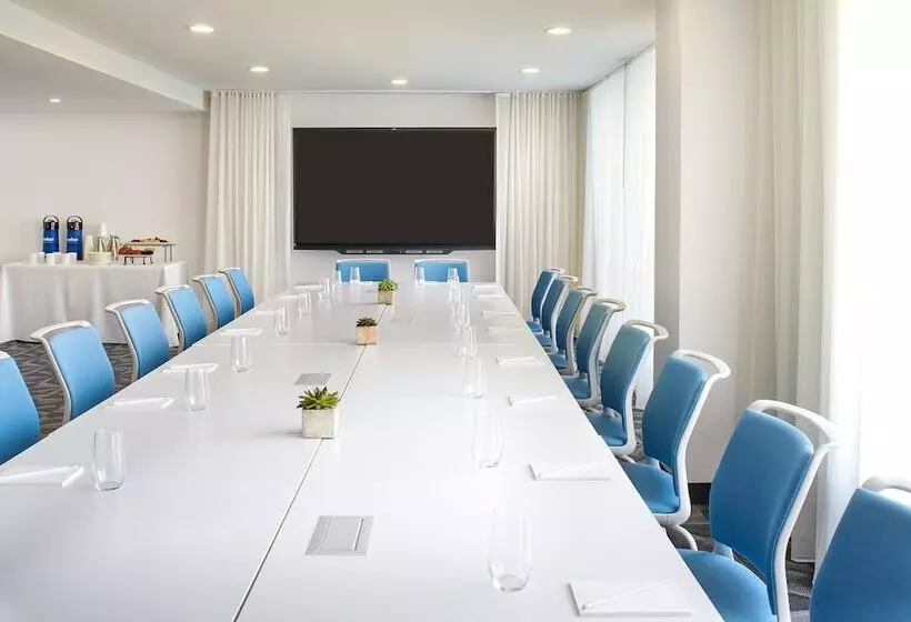 هتل Mondrian Los Angeles In West Hollywood