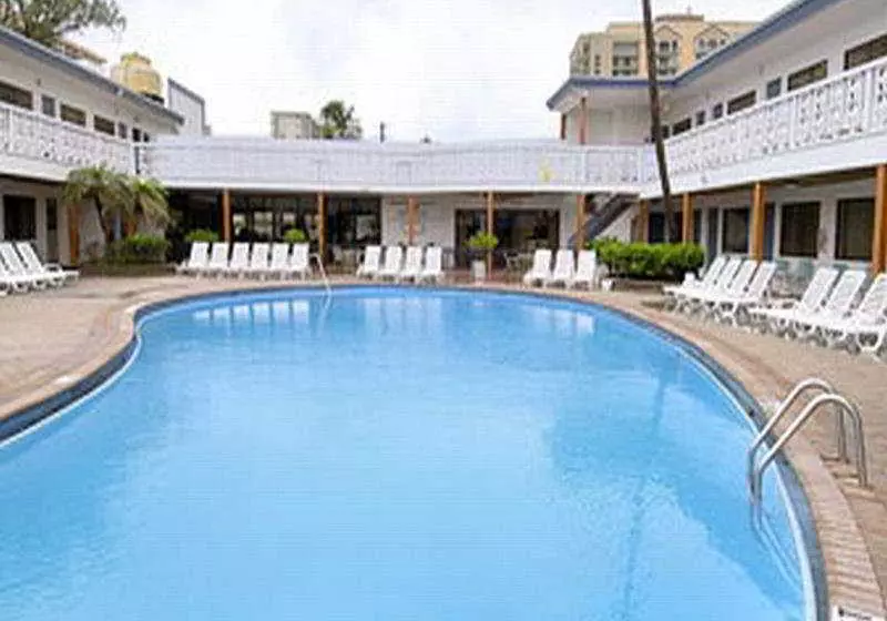 فندق Travelodge Monaco N Miami & Sunny Isles Beach