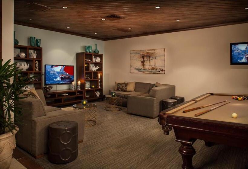 Jupiter Beach Resort & Spa