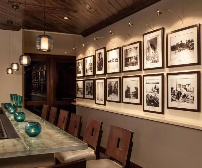 Jupiter Beach Resort & Spa