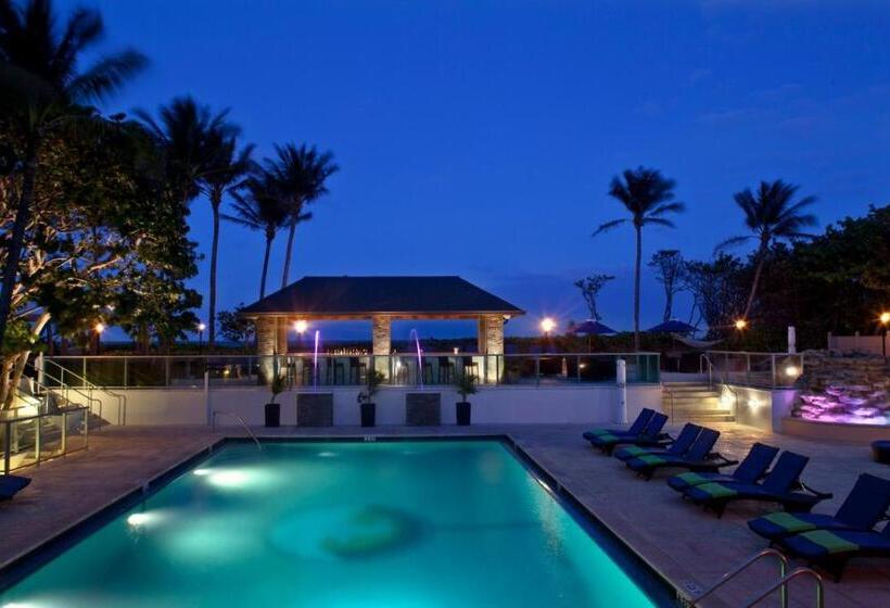 Jupiter Beach Resort & Spa