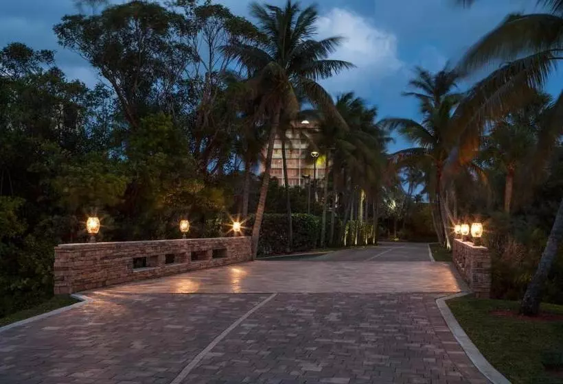 Jupiter Beach Resort & Spa