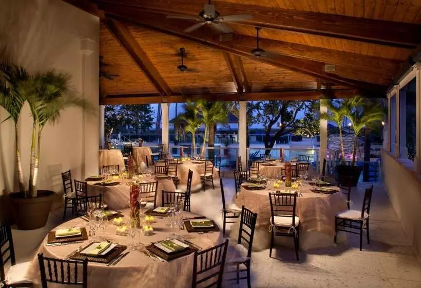 Jupiter Beach Resort & Spa