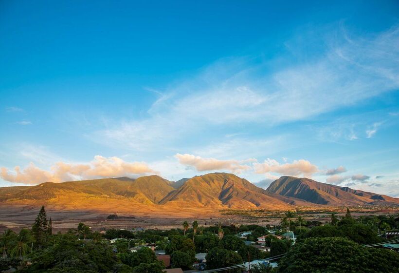 Lahaina Shores Beach Resort