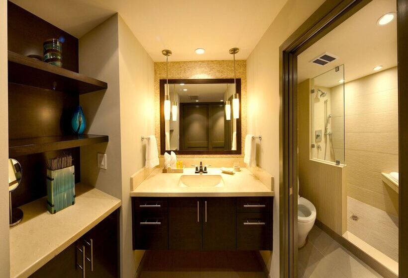 Lahaina Shores Beach Resort