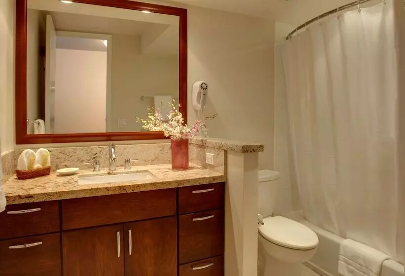 Lahaina Shores Beach Resort