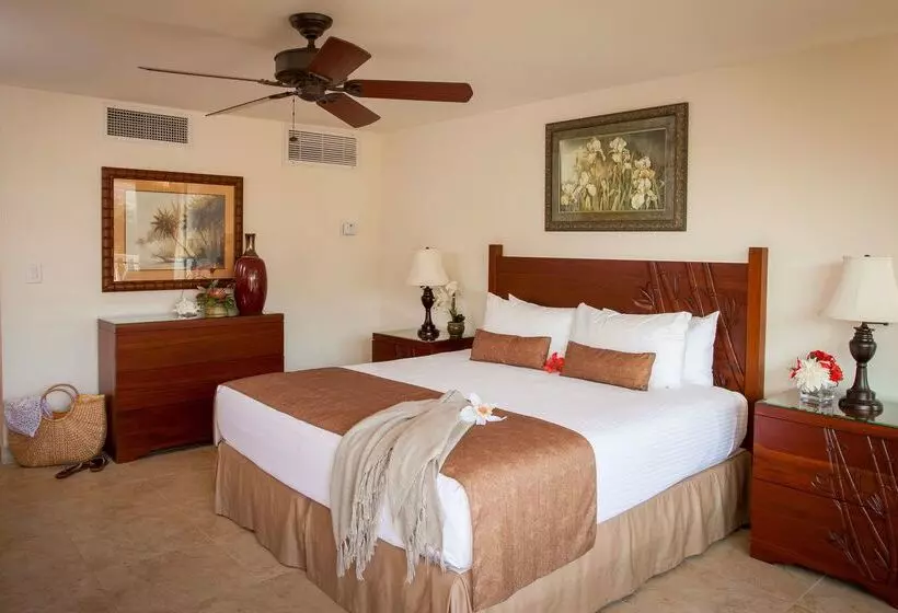 Lahaina Shores Beach Resort