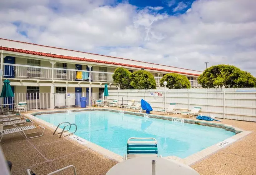 Motel 6 Austin, Tx  Midtown