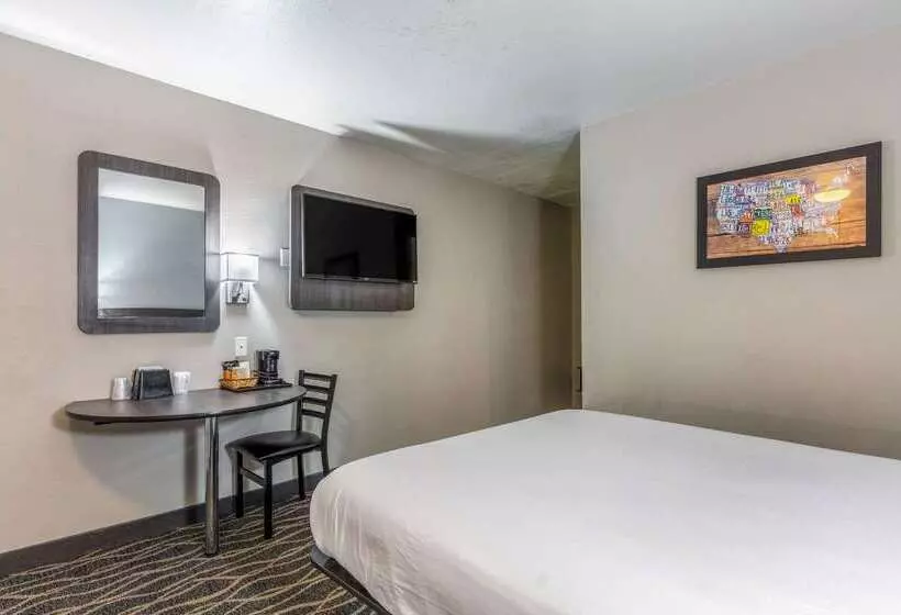 فندق على الطريق Econo Lodge