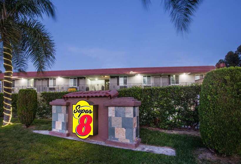 فندق على الطريق Super 8 By Wyndham Redlands/san Bernardino