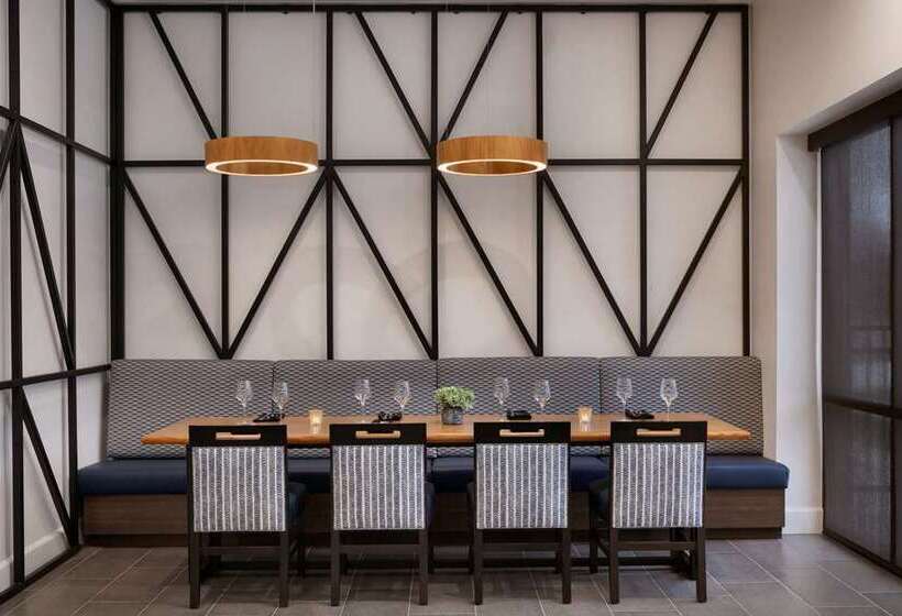 فندق Doubletree By Hilton Canton Downtown