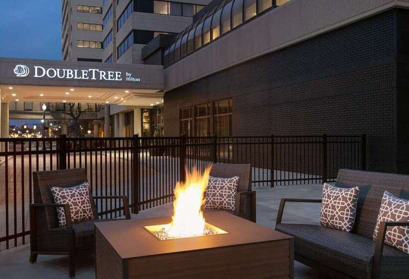 فندق Doubletree By Hilton Canton Downtown