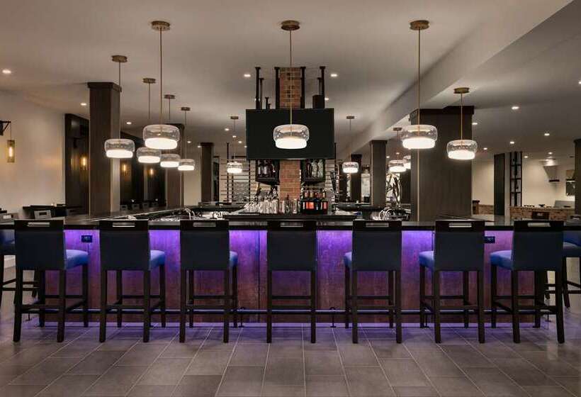 فندق Doubletree By Hilton Canton Downtown