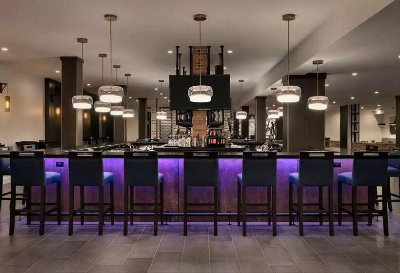 Otel Doubletree By Hilton Canton Downtown