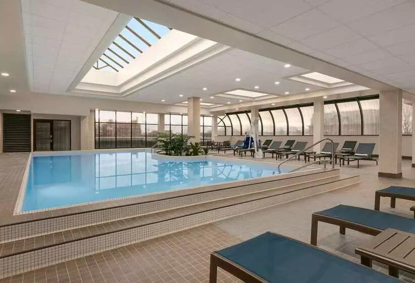 Otel Doubletree By Hilton Canton Downtown