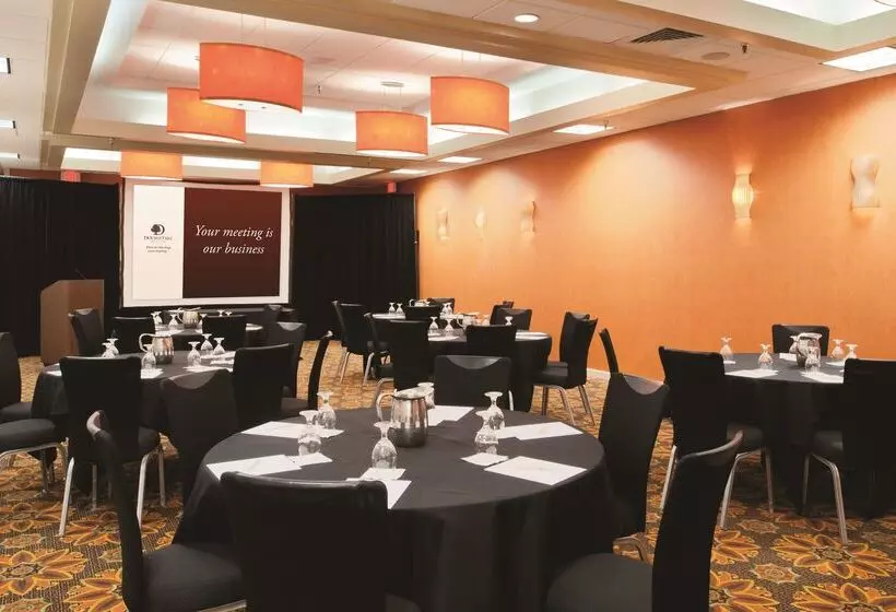 فندق Doubletree By Hilton Springfield