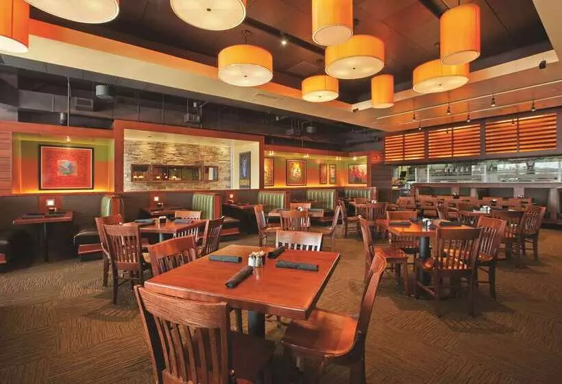 فندق Doubletree By Hilton Springfield