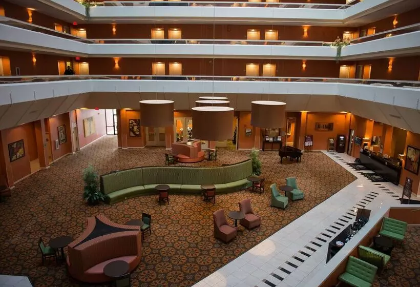 فندق Doubletree By Hilton Springfield