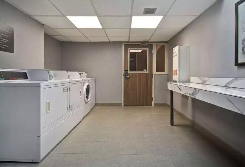 فندق Doubletree By Hilton St. Louis Airport