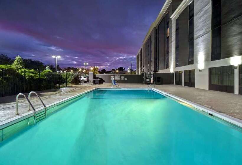 בית מלון כפרי Doubletree By Hilton St. Louis Airport