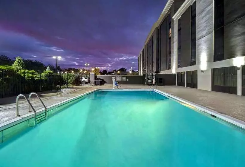 فندق Doubletree By Hilton St. Louis Airport