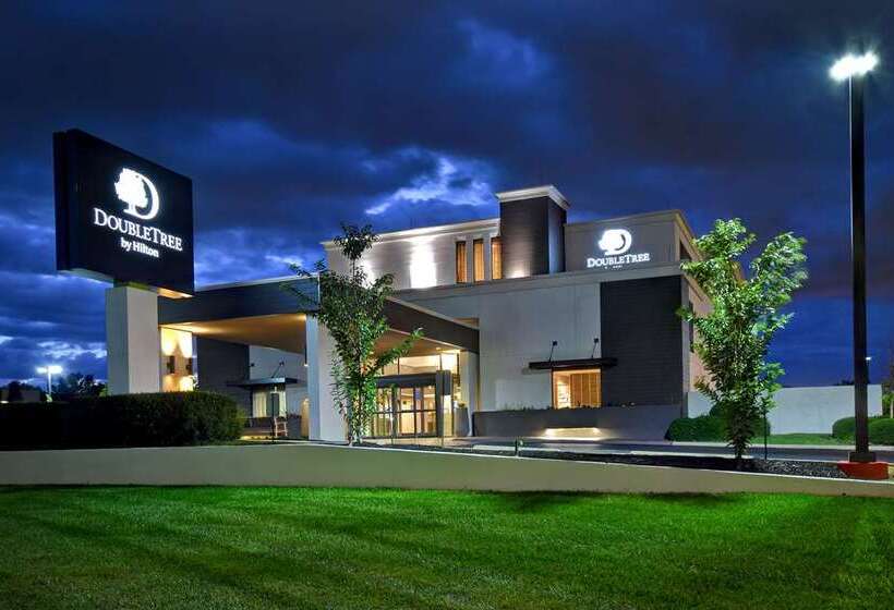 בית מלון כפרי Doubletree By Hilton St. Louis Airport