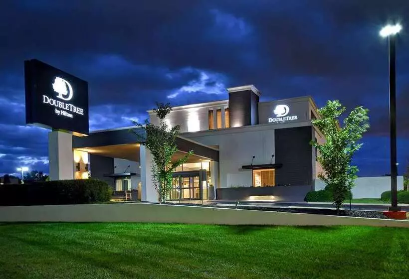 فندق Doubletree By Hilton St. Louis Airport