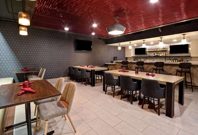 בית מלון כפרי Doubletree By Hilton St. Louis Airport